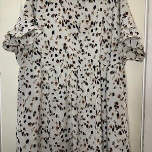 SHEIN White and Black Patterned Top